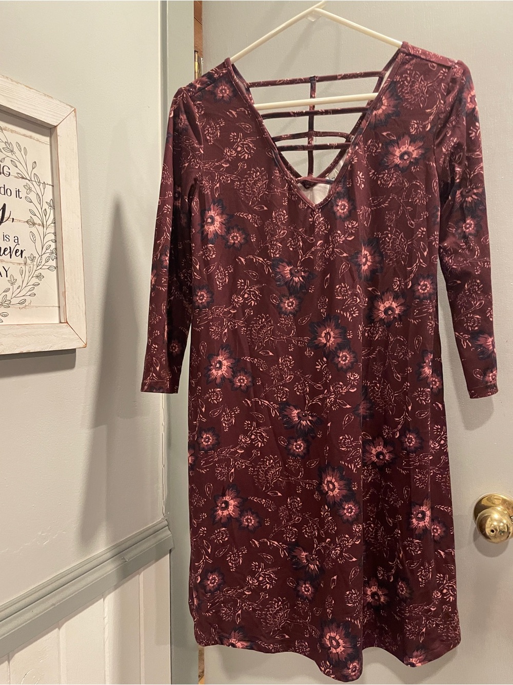 Mudd Burgundy Floral Long Sleeve V‑Neck Dress with Strappy front and Back sz S